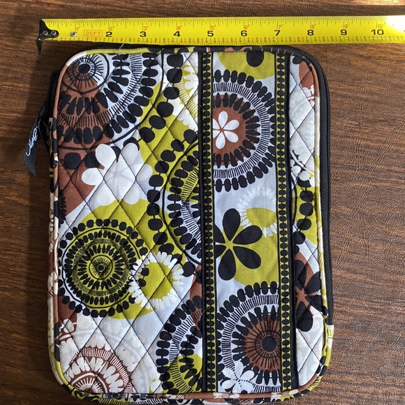Vera Bradley iPad Case, 8x10” - Picture 4 of 6